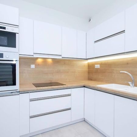 Apartment In Bratislava With Free Parking المظهر الخارجي الصورة