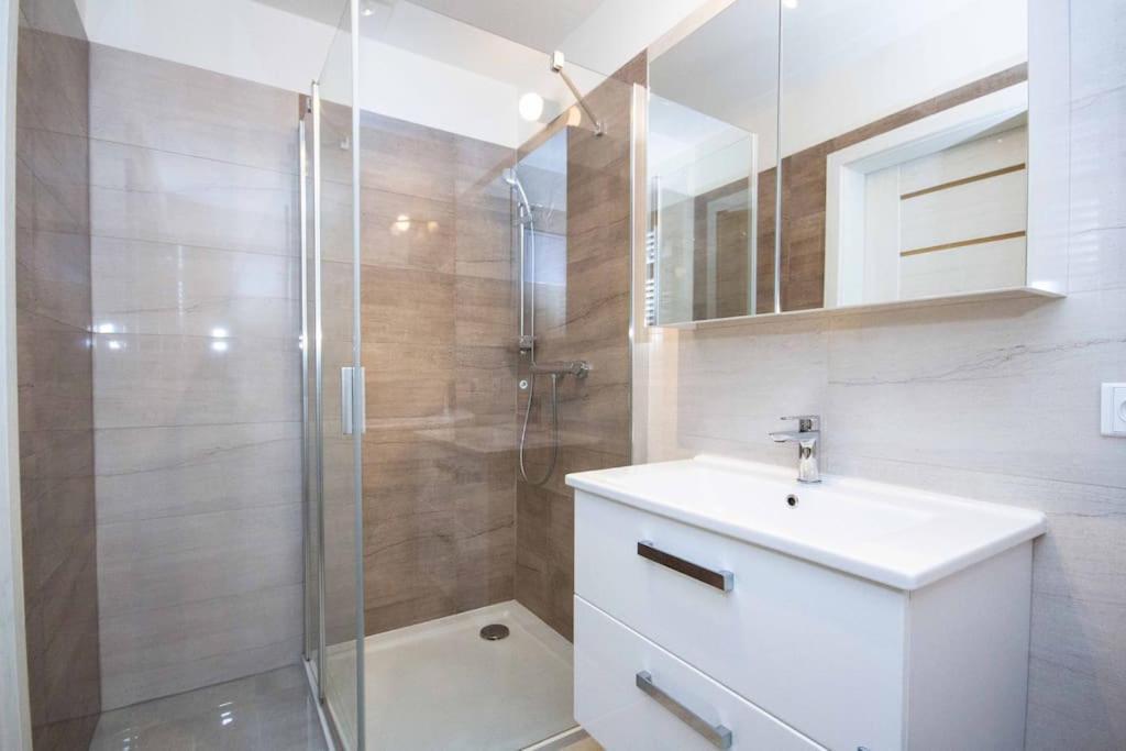 Apartment In Bratislava With Free Parking المظهر الخارجي الصورة